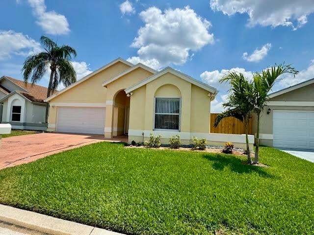 Foto principal - 1255 Waterway Cove Dr