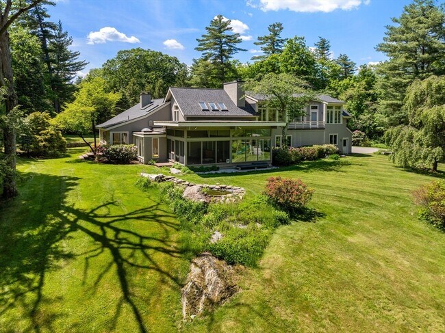 Foto del edificio - 423 Concord Rd