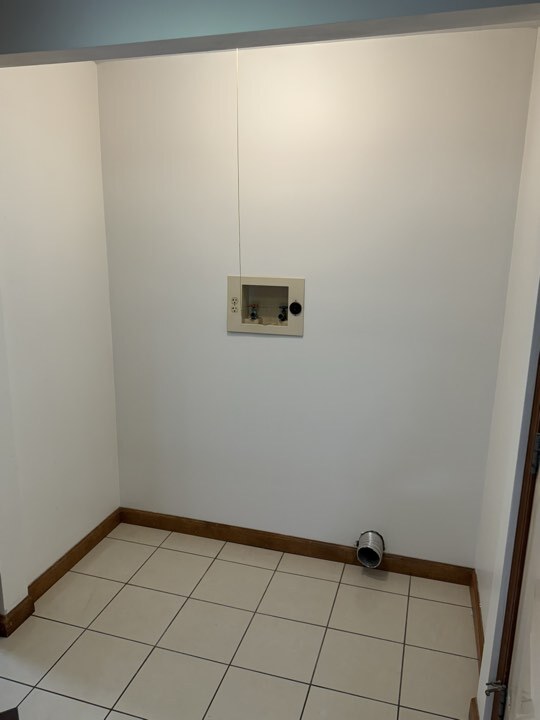 Laundry Room - 7255 Gomer Rd