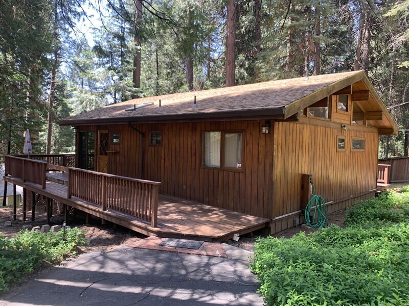 Primary Photo - Adorable cabin in the woods!