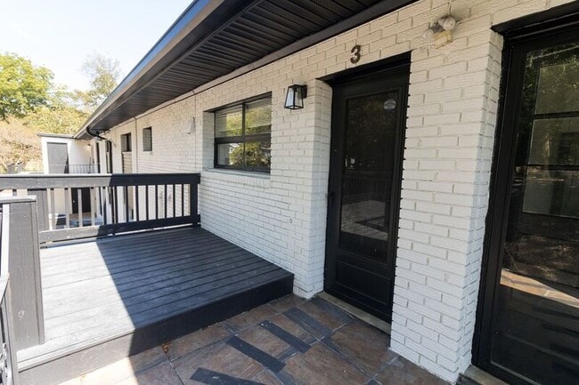 Building Photo - 513 Donaldson Rd