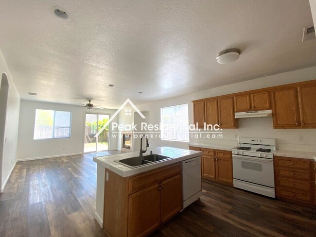Building Photo - 4 br, 3 bath House - 7964 Golden Ring Wy
