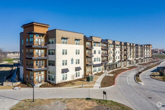 Building Photo - Magnolia on the Green