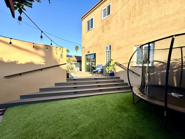 Building Photo - 1824 Mendota St