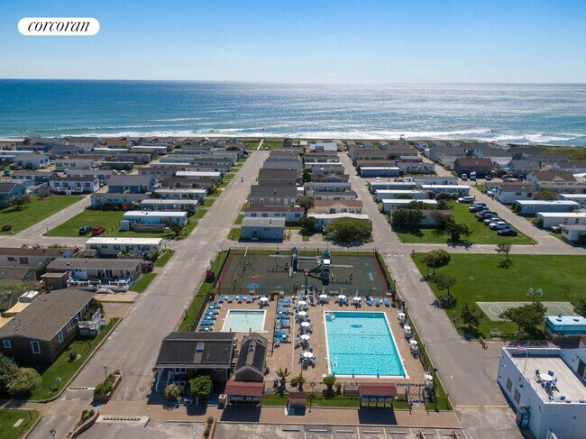 Foto del edificio - 100 Deforest Rd