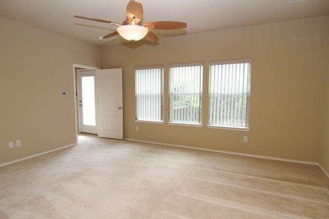 Building Photo - 10804 Casitas Dr