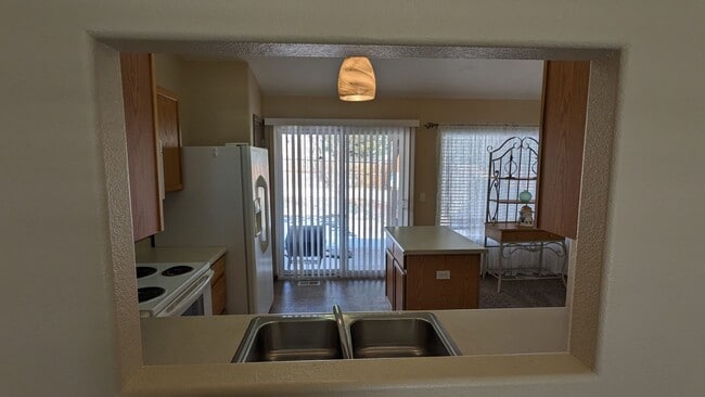 Foto del edificio - 2 BEDROOM / 1.75 BATH RANCH HOME IN RIDGEVIEW AT STETSON HILLS!
