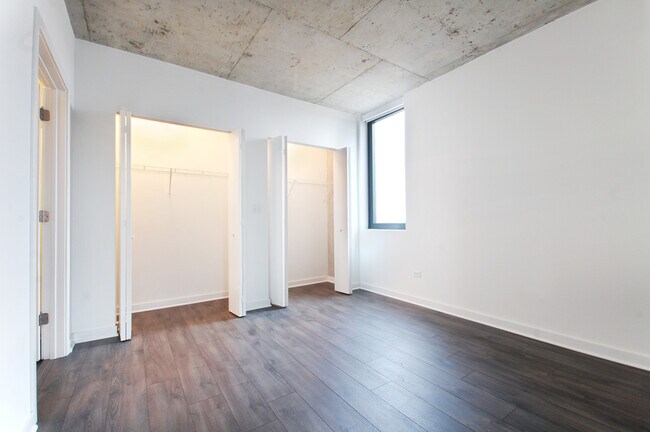 Foto del edificio - 1715 W Roscoe St