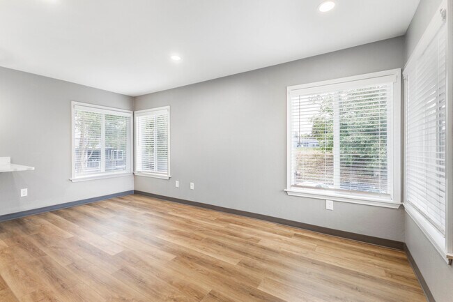 Renovated Corner Unit - Tanara Villa
