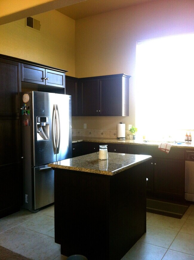 Building Photo - Great Harlan Ranch Home! Don't miss out!