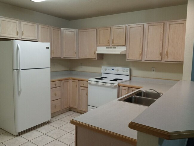 Building Photo - 4913-4915 Britton