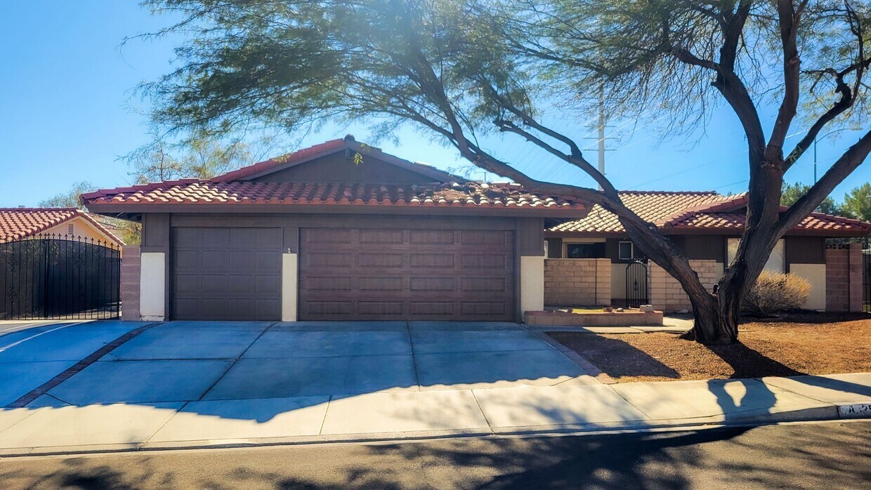 Foto principal - 8525 Del Rey Ave