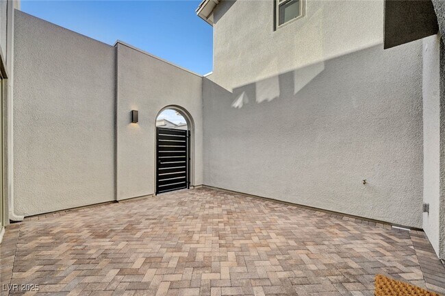 Building Photo - 472 Windstone Crst Ave