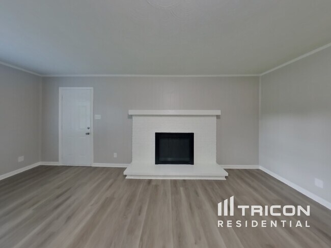 Foto del edificio - 806 Leisure Ln