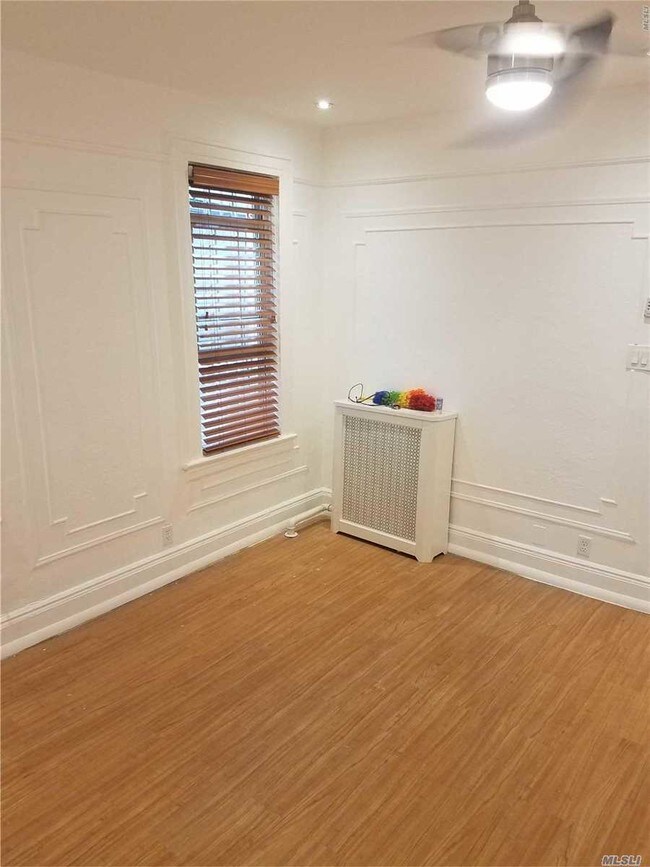 Foto del edificio - 332 Covert St