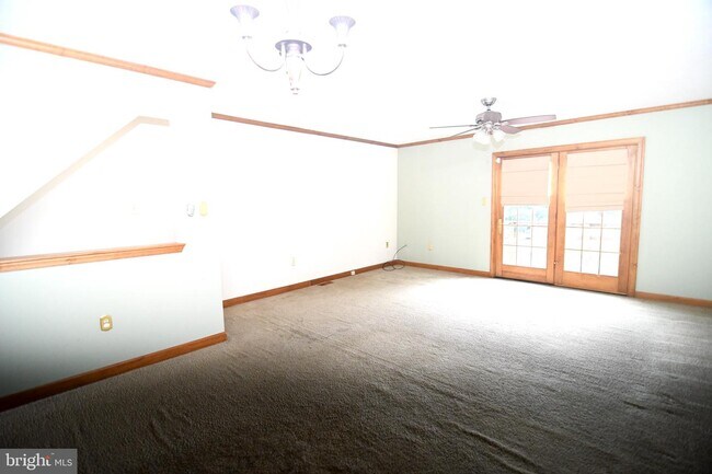 Building Photo - 104 McMullen Cir