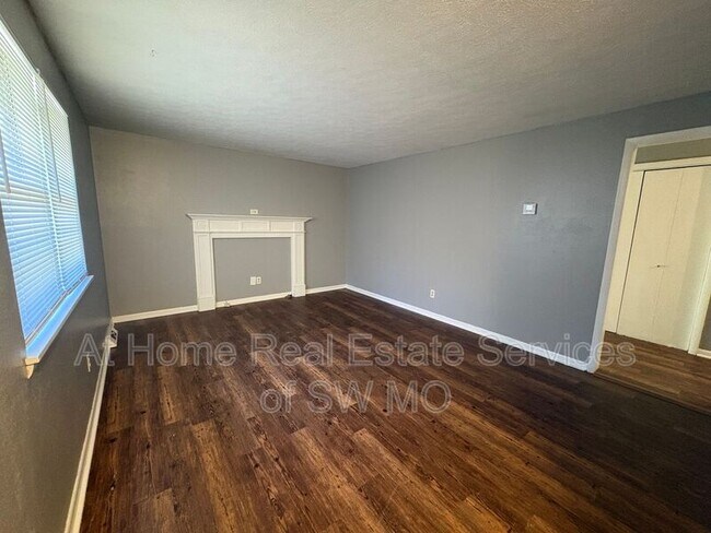 Building Photo - 2002-B E Monroe St