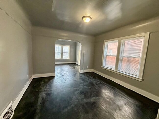 Building Photo - 14434 Mettetal St