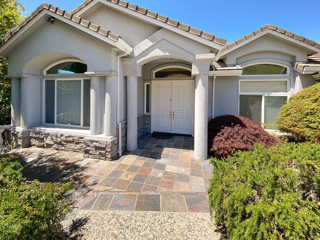 Foto del edificio - 6101 Mazuela Dr