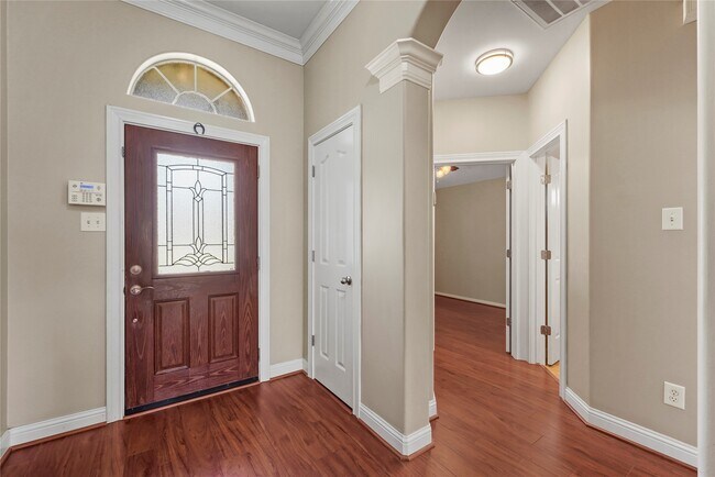 Foto del edificio - 24811 Sandusky Dr