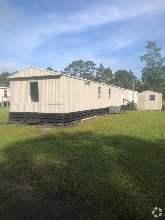 Building Photo - 11 Stewart Pines Loop NE