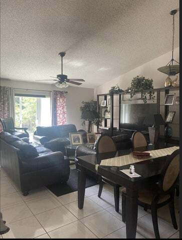 Building Photo - 6004 Strawberry Lakes Cir