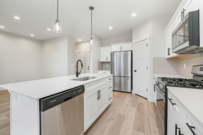 Foto del edificio - Pet-Friendly End-Unit Townhome in Lehi.