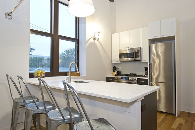 Foto del edificio - 1336 N Damen Ave