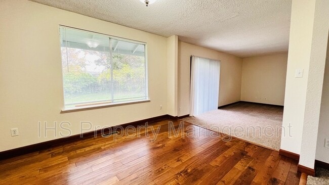 Building Photo - 1613 S Palouse Pl