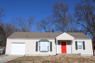 Building Photo - 3910 NE Vivion Rd