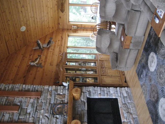 Living room - 897 Coolidge Ave