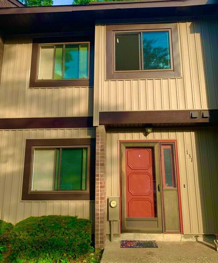 131 Point of Woods Dr, Albany, NY 12203 Townhome Rentals in Albany NY