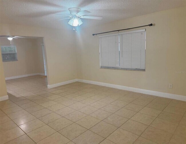 Building Photo - 10618 Eastview Dr