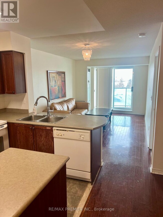 Building Photo - 11 Oneida Crescent