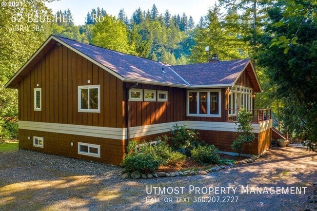 Building Photo - One of a kind Washougal river view home