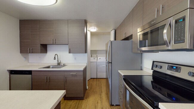 Interior Photo - 27 Seventy Five Mesa Verde
