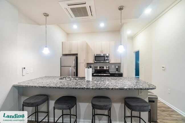 Foto del edificio - 655 W Mallard Creek Church Rd