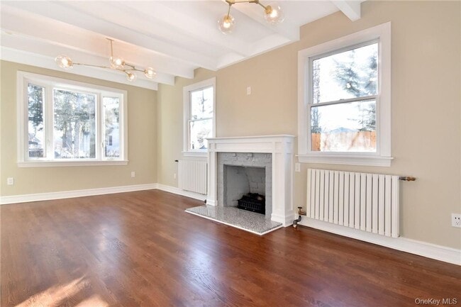 Building Photo - 19 Longmeadow Rd