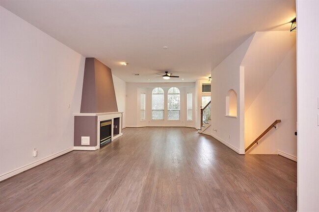 Building Photo - 110 Detering St