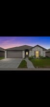 Building Photo - 9505 English Oak Dr