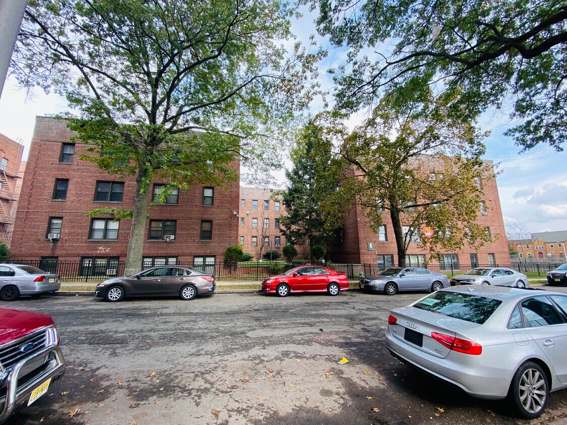 4 Chestnut St Unit 203, East Orange, NJ 07018 4 Chestnut St East