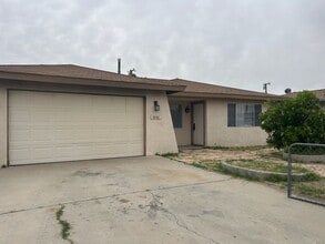 Building Photo - 1000 W Coronado Ave