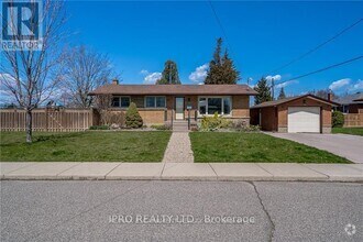 Building Photo - 79 Sandalwood Ave