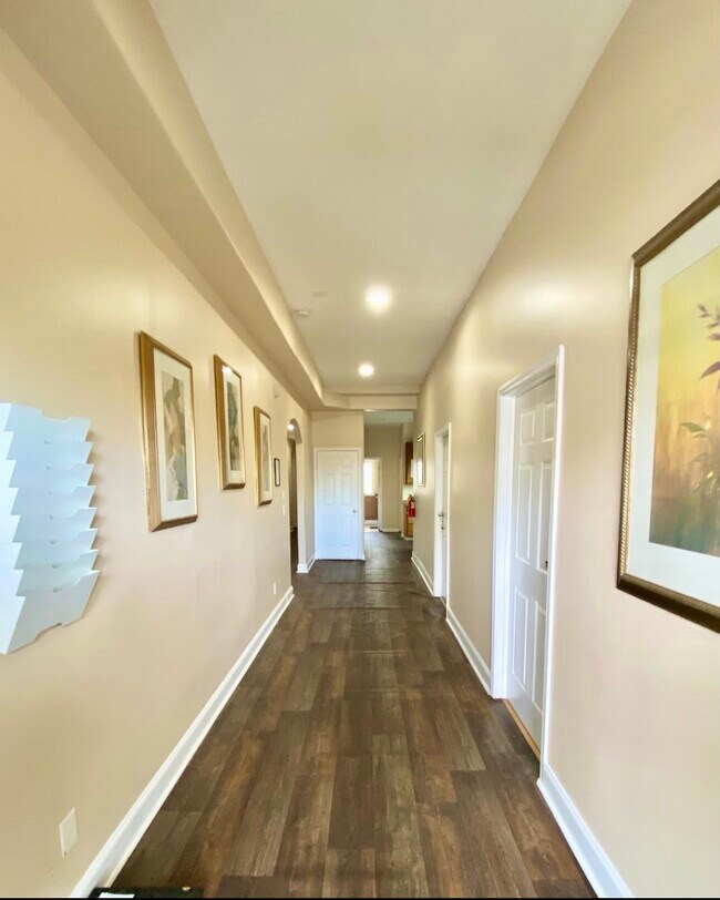 Foto del edificio - 836 Mitchell St SW