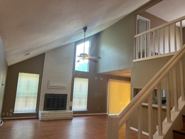 Foto del edificio - 6106 Quiet Village Ct