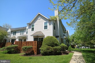 Building Photo - 7807 Spruce Mill Dr