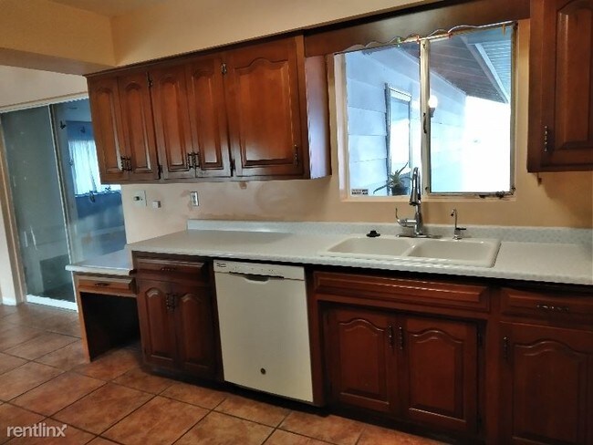Building Photo - 3 br, 2 bath House - 6567 E Calle Herculo