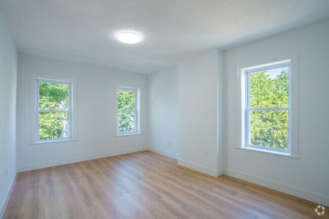 4 habitaciones, 1 baño - 1150 pies cuadrados - Sala de estar - 10 Mount Pleasant Ave