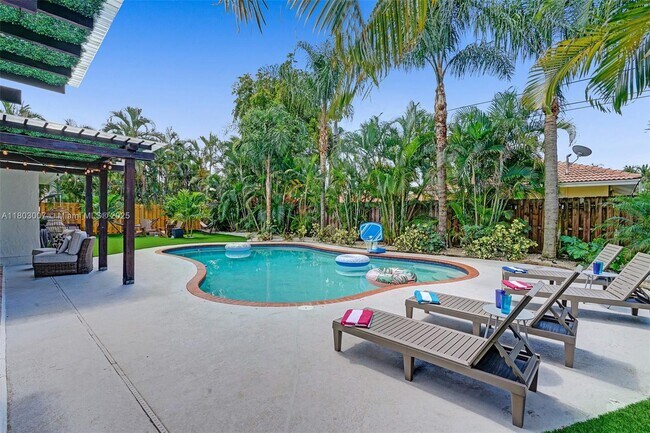 Foto del edificio - 2640 NE 23rd Ct