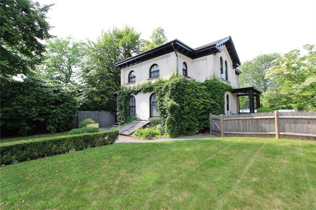 Building Photo - 315 Bellevue Ave